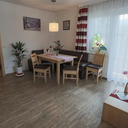 Daire Appartments Am Esslgut *