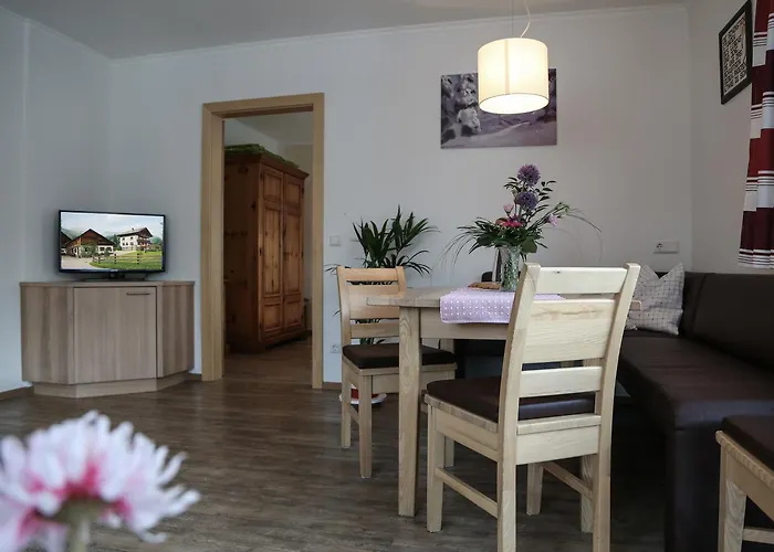 Appartments Am Esslgut شقة *